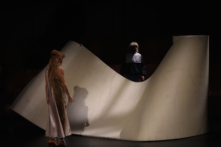 Skygge av en gutt. MA2 2016. Foto: Stephen Hutton Skygge av en gutt. MA2 2016. Foto: Stephen Hutton