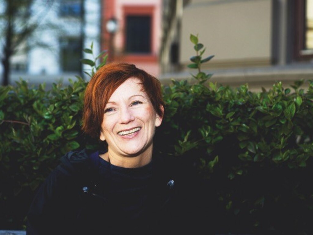 Kathrine Tolo ny professor i kles- og kostymedesign Kathrine Tolo ny professor i kles- og kostymedesign