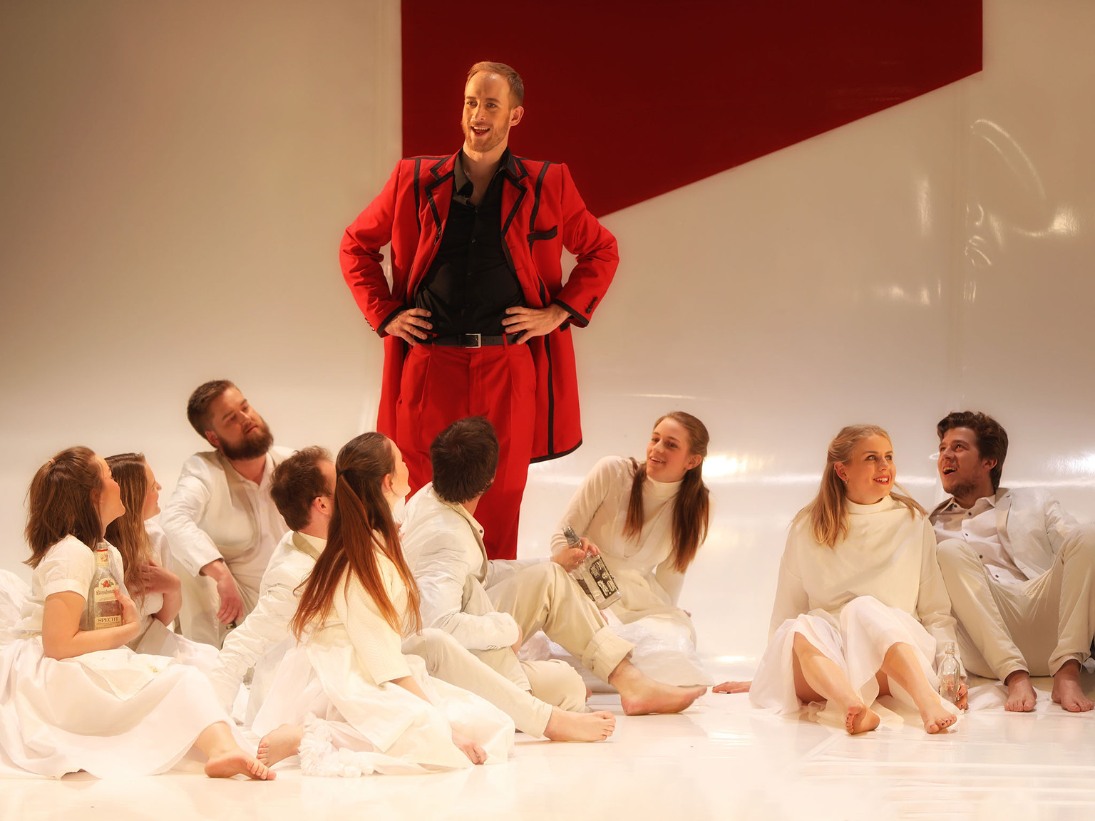 Fra Don Giovanni (2017), masterstudiets avgangsforestilling, ved Den Norske Opera & Ballett. Regi: Jacopo Spirei. Musikalsk ledelse: Gregor Bühl. Foto: Stephen Hutton Fra Don Giovanni (2017), masterstudiets avgangsforestilling, ved Den Norske Opera & Ballett. Regi: Jacopo Spirei. Musikalsk ledelse: Gregor Bühl. Foto: Stephen Hutton