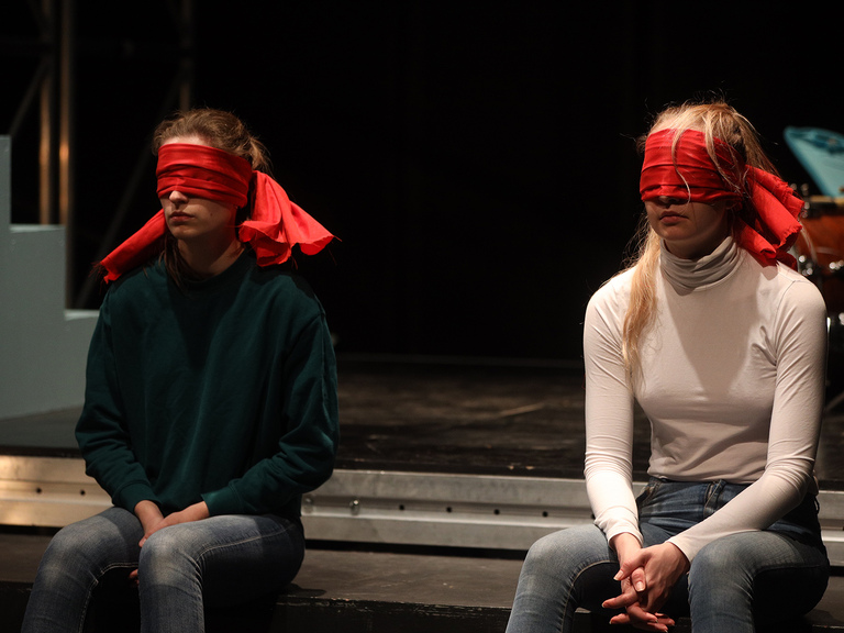 Frå Prosjektet "Konkrete utopier" av Rudolf Terland Bjørnerem, Master teater 2019. Foto: Stephen Hutton Frå Prosjektet "Konkrete utopier" av Rudolf Terland Bjørnerem, Master teater 2019. Foto: Stephen Hutton