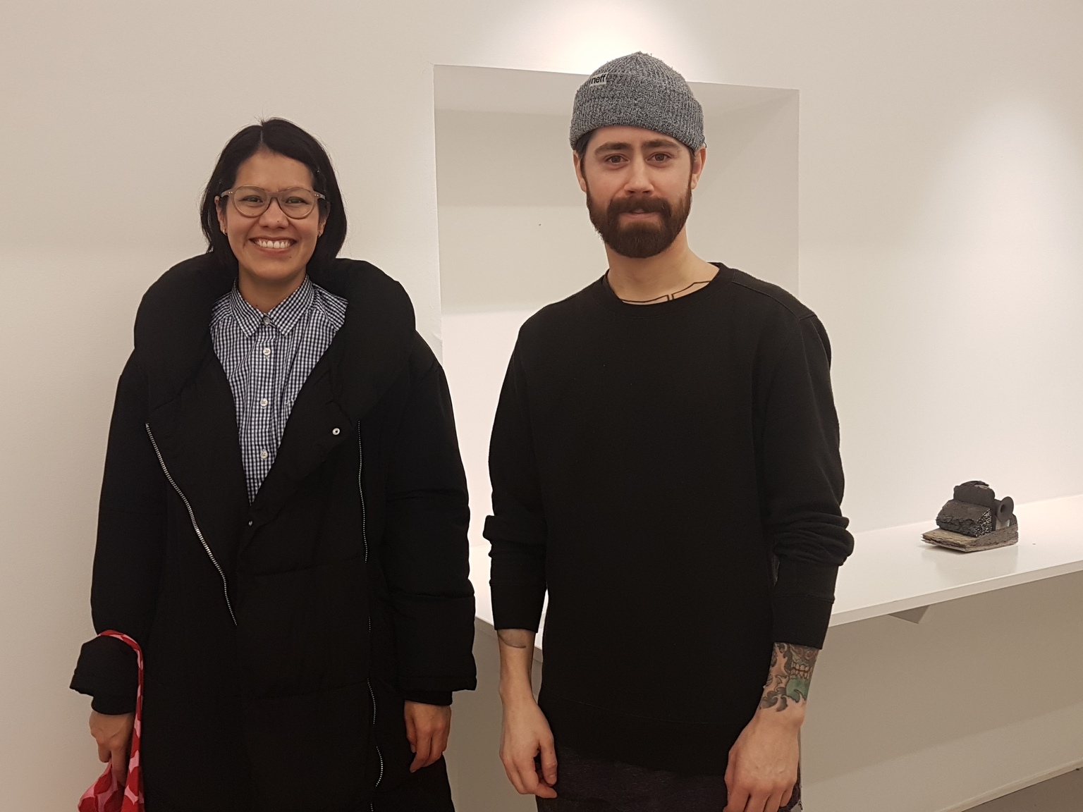 Berenice Janice Hernández Hernández og Eyvind Solli Andreassen under utstillingen på Galleri Format.