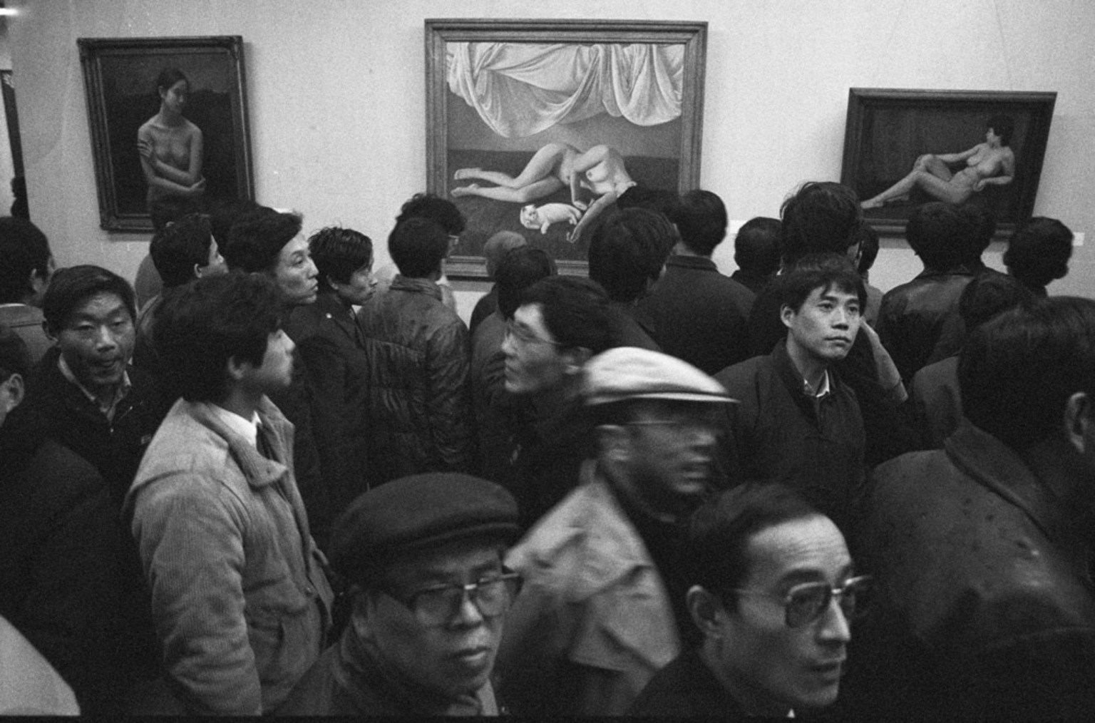 First Oil Painting Nude Exhibition, Shanghai Art Museum, 1988. 
photo by Gong Jianhua
image courtesy of Biljana Ciric Archive

