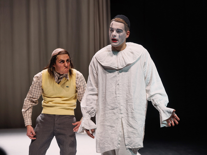 Commedia dell'arte 2019, 2BA skuespillerfag. Foto: Stephen Hutton Commedia dell'arte 2019, 2BA skuespillerfag. Foto: Stephen Hutton