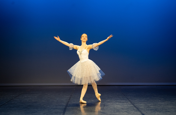 Avgang 2020 bachelor klassisk ballett. Danser Nanny Hedberg. Foto: Victoria Francisca Amundsen