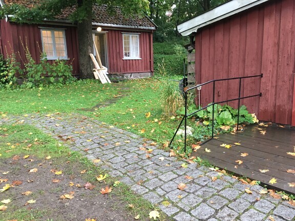 Dette lille huset på Vøyenvolden gård ble atelieret mitt i Oslo. 20 kvm enkel idyll på Sagene. 