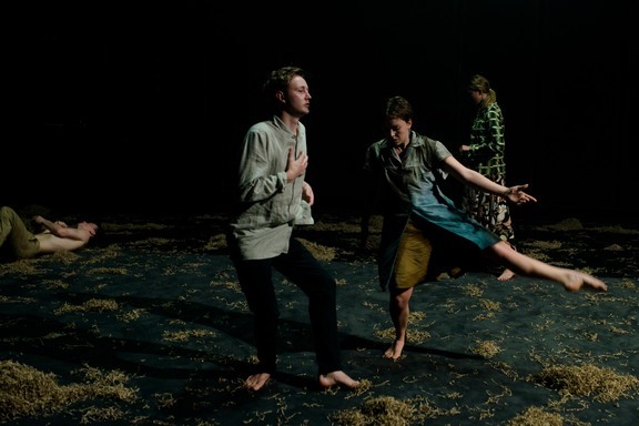Avgang 2021 BA samtidsdans: "The Hollow Men" av Ina Christel Johannessen. Foto: Erika Hebbert