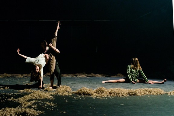 Avgang 2021 BA samtidsdans: "The Hollow Men" av Ina Christel Johannessen. Foto: Erika Hebbert