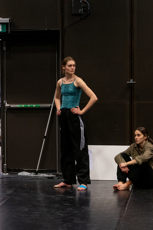 Åpen dag, dans. Dansere på en scene