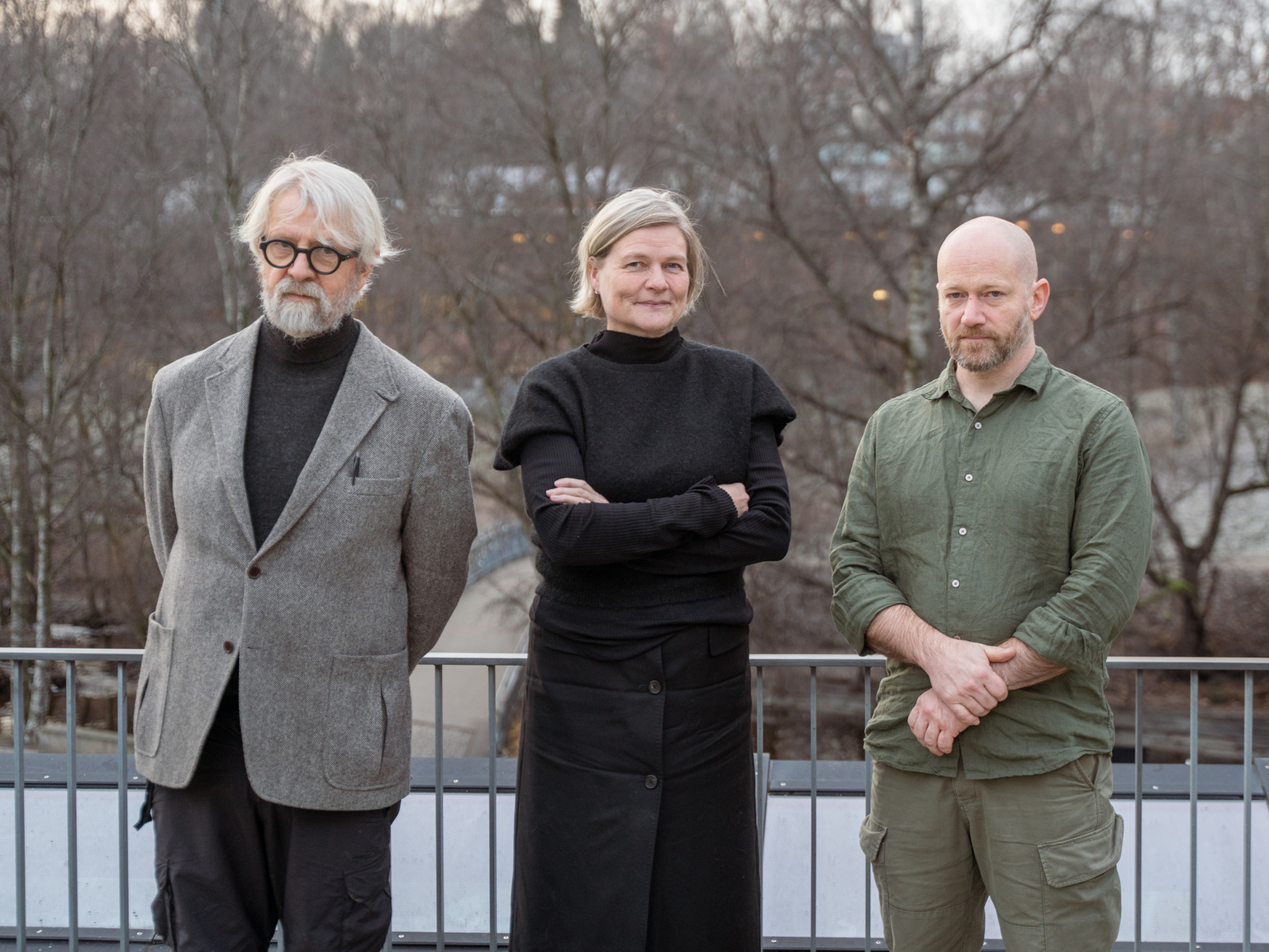 Fra venstre til høyre: Professor i teori og skriving Theodor Barth,  Rektor Marianne Skjulhaug, og fungerende seksjonssjef Trond Mikkelsen. Foto: Emil Vestre / KHiO