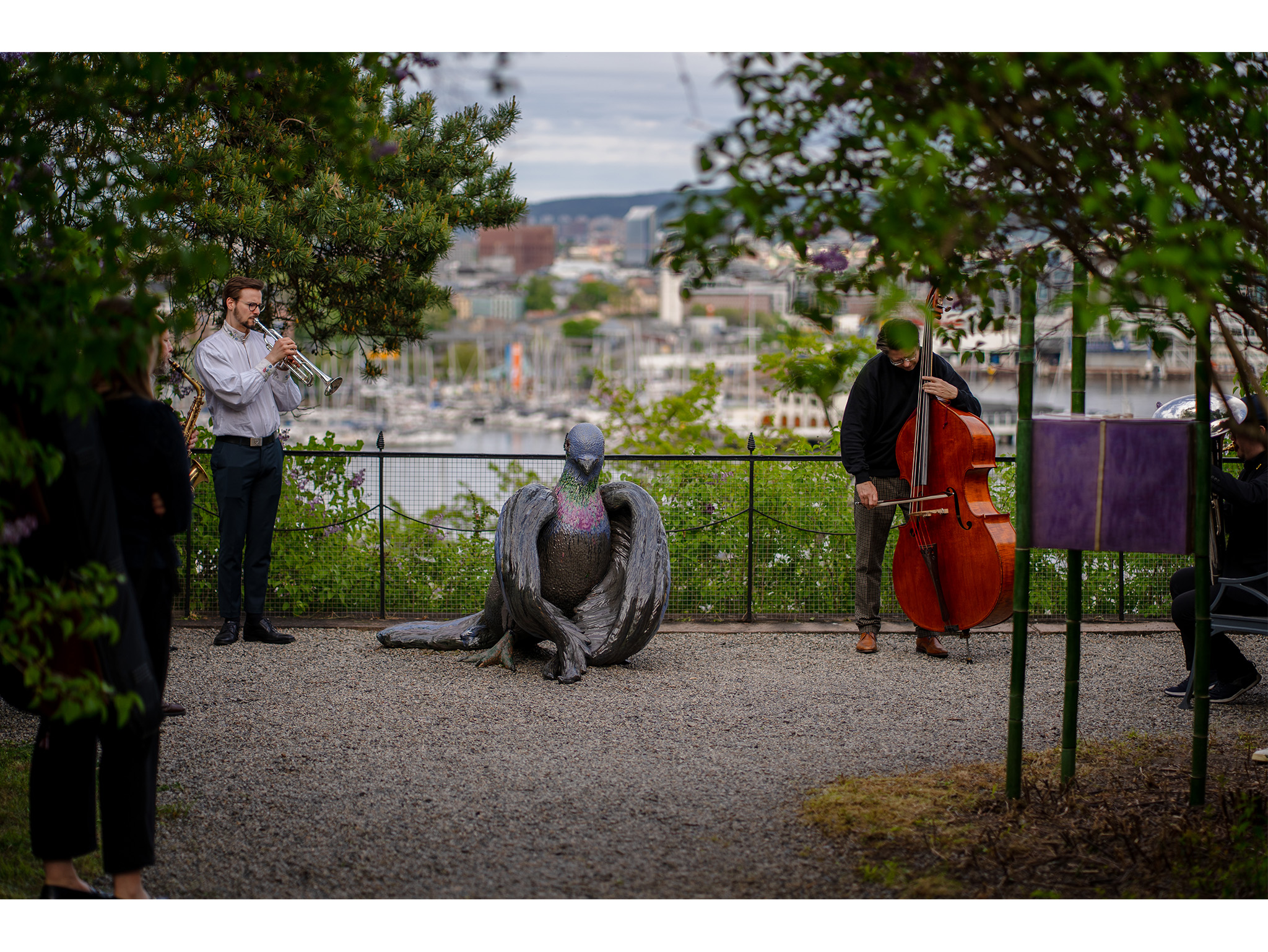 Anja Hallek, Brevduen og Gaven / The Homing Pigeon and The Gift, 2025. Foto: Mina Wang Andersen: KHiO