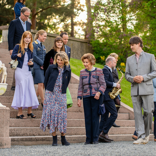 Musikalsk og majestetisk åpning av keramikkutstilling på Oscarshall