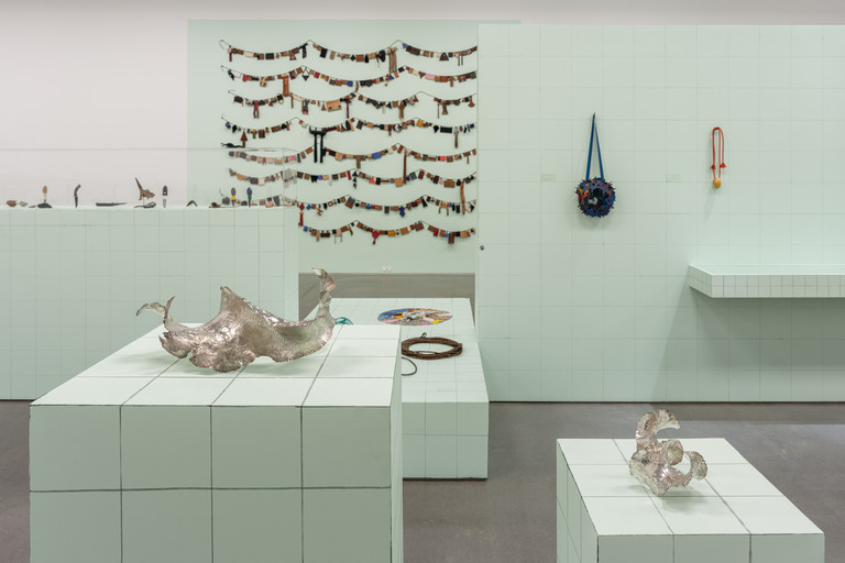 International opportunities in art jewellery