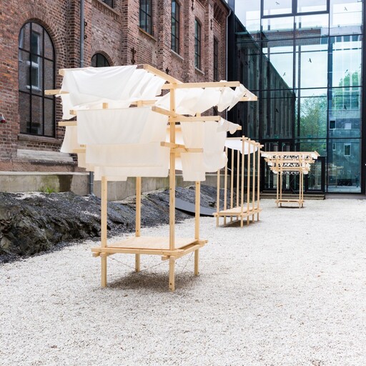 Men hva skal egentlig studenter i interiørarkitektur- og møbeldesign lære på skolen i 2025?