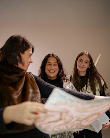 Fra venstre: Jasmina Kemura, Mariella Yakubu og Sophie Greve. Foto: Mina Wang-Andersen/KHiO