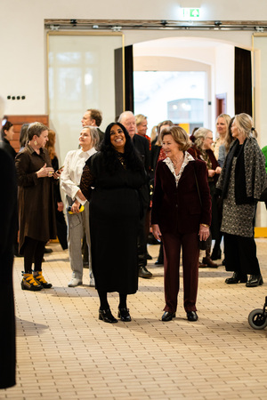 Kultur- og likestillingsminister Lubna Jaffery og H.M. Dronningen.Foto: Mina Wang-Andersen Kultur- og likestillingsminister Lubna Jaffery og H.M. Dronningen.Foto: Mina Wang-Andersen