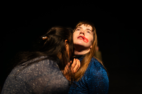 Høstforestilling 2025 KHiO. Koreografien "Lekke" av Ingeleiv Berstad med tredjeårsstudentene på bachelor samtidsdans. Foto: Yaniv Cohen