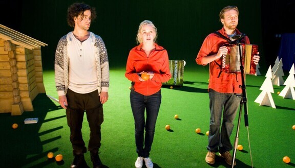 Foto fra forestillingen "Unge Werthers lidingar". Regi av Jonas Corell Petersen. Foto: Chris Erlbeck / Det Norske Teatret