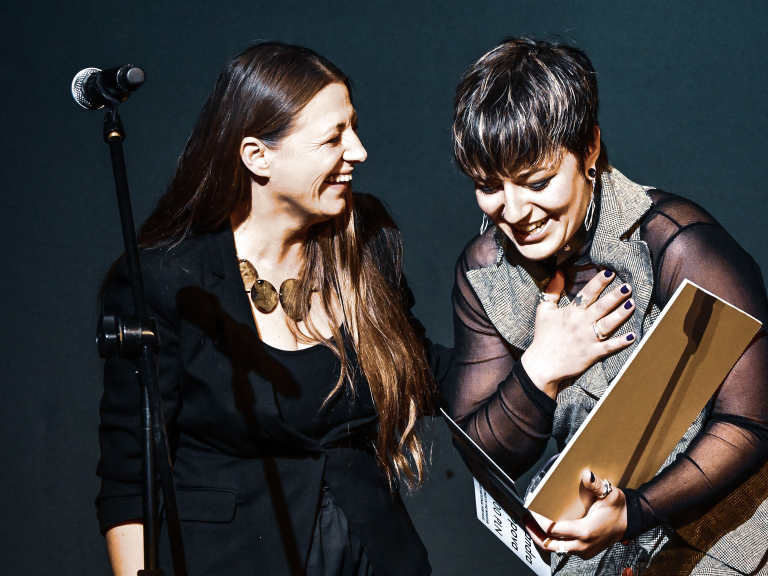 Popova receiving the first prize at the 34th International Jewellery Competition EVERY BODY – awards. Photo: Jagoda Patron (The Gallery of Art in Legnica)